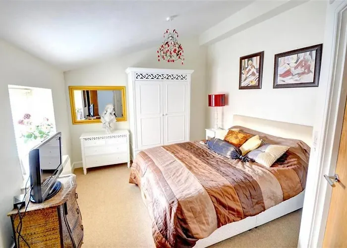 Osprey - Modern Apartment In Fab Location - Sleeps Up To 5!