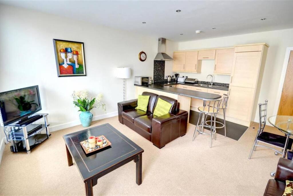 Osprey - Modern In Fab Location - Sleeps Up To 5! * Scarborough